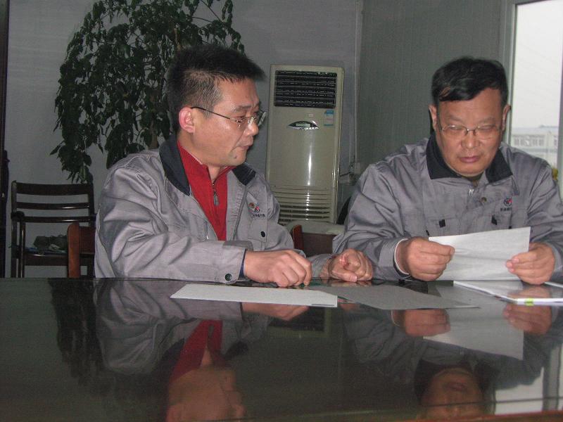 陳植民(左)、鮑炎慶教授級(jí)高工(右)